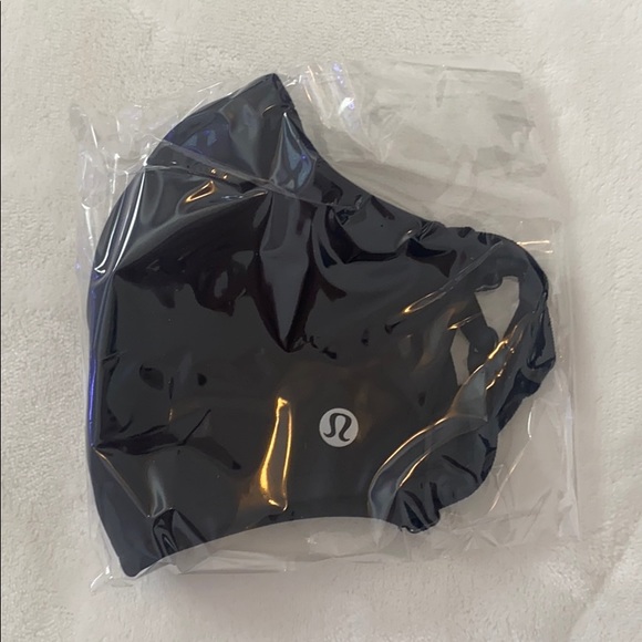 3 pack black lulu lemon face masks - Picture 2 of 2